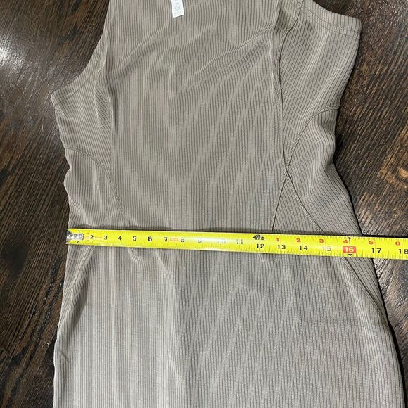 Lululemon Dress Women’s 12 Nomad Beige Ribbed Softstreme Slim Fit Tank Mini - Picture 8 of 8
